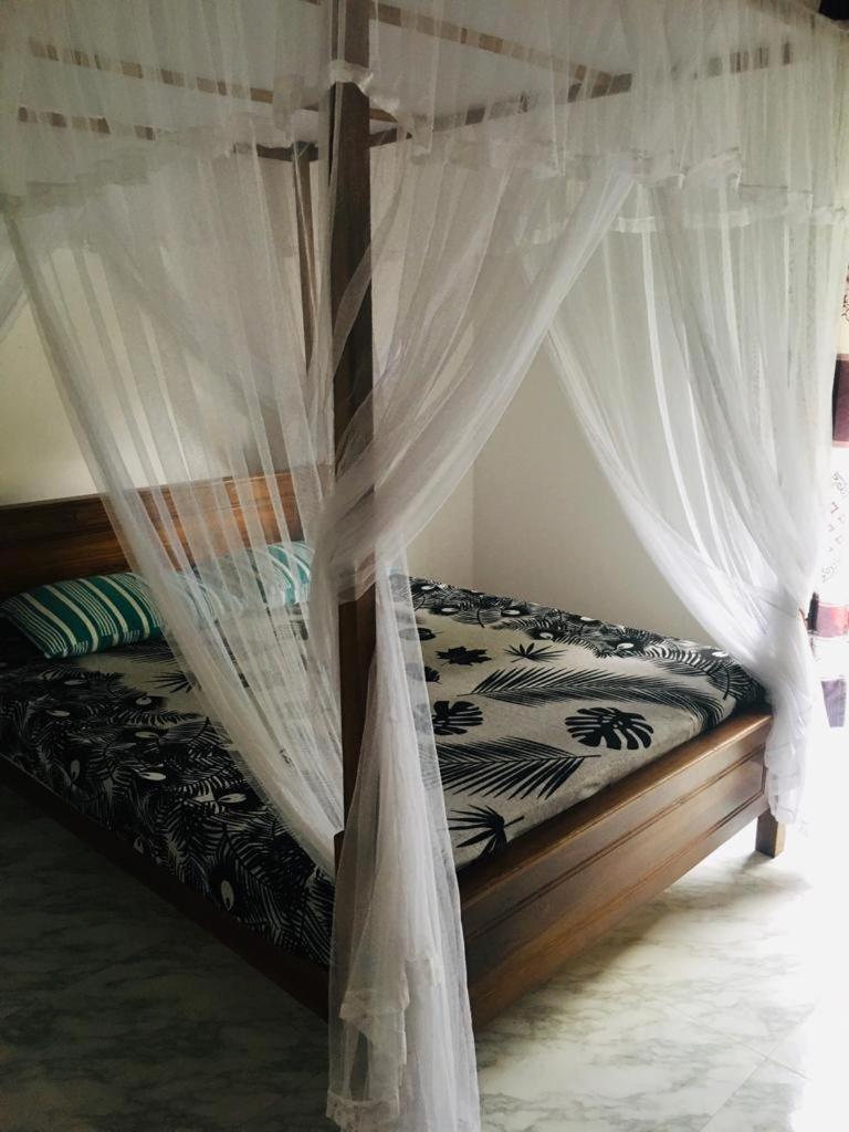 Hotel Mirewon Guest à Weligama Extérieur photo