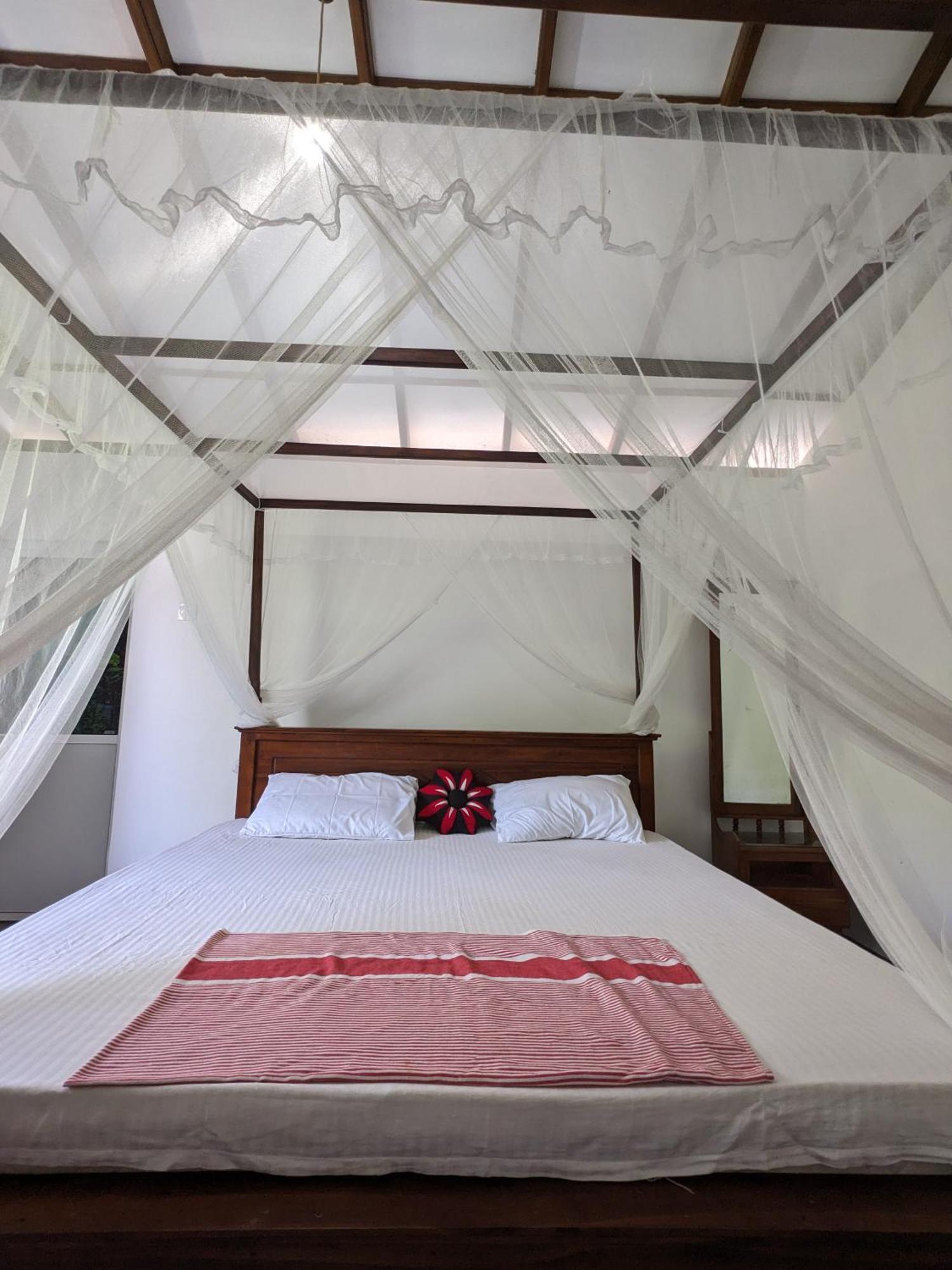 Hotel Mirewon Guest à Weligama Extérieur photo