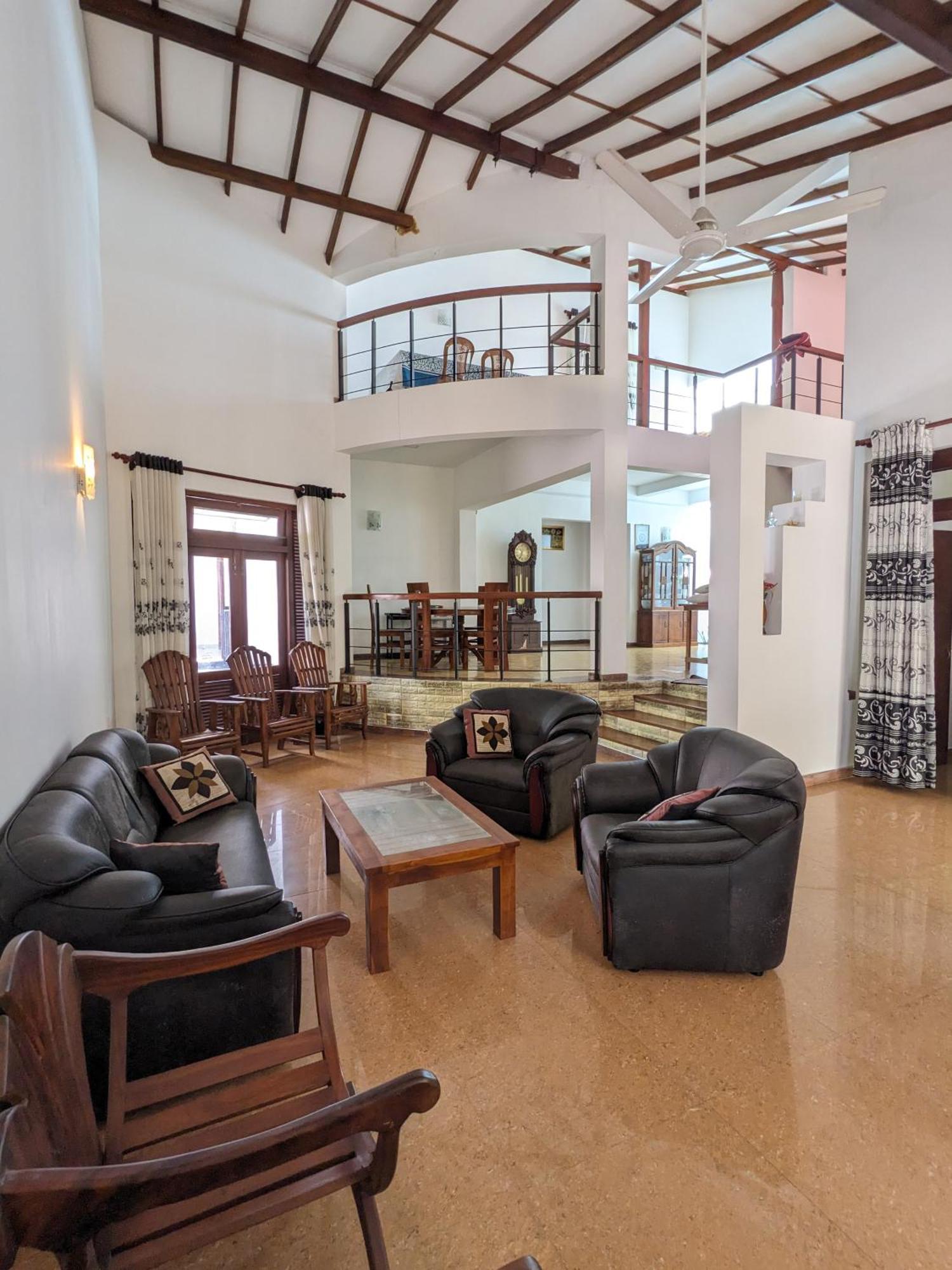 Hotel Mirewon Guest à Weligama Extérieur photo