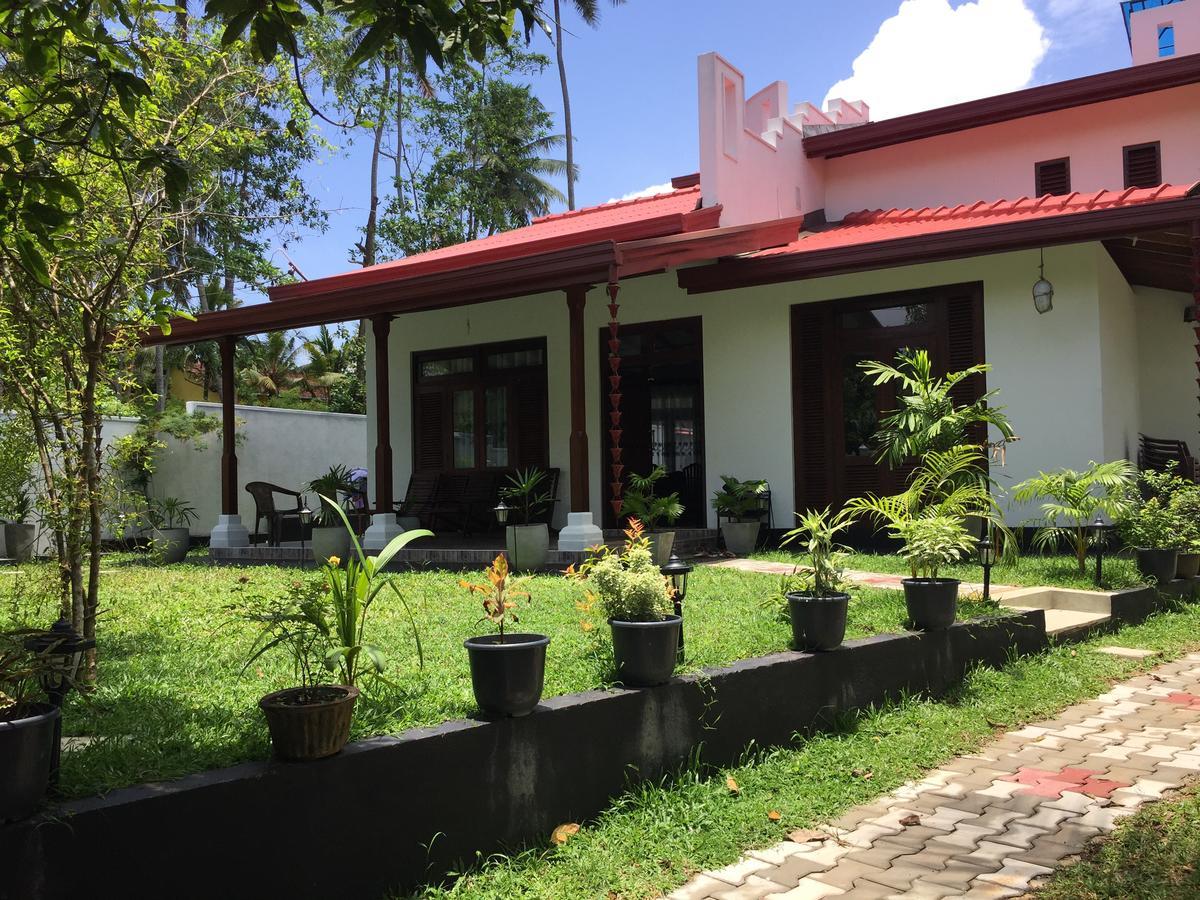 Hotel Mirewon Guest à Weligama Extérieur photo
